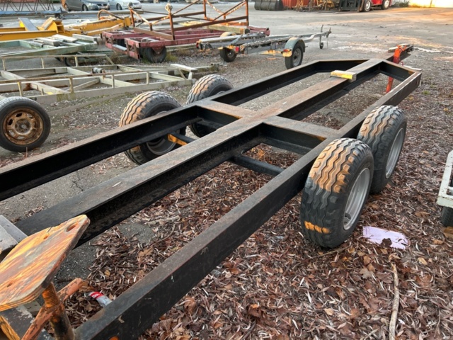 1423671-4 Boat cradle/pick-up trolley