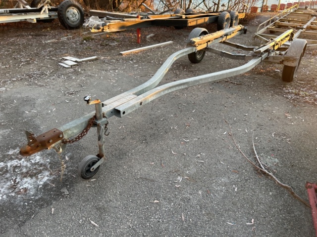 1423672-2 Boat cradle/pickup trailer - Escort Trailer Corporation