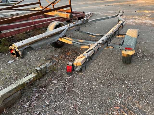 1423672-3 Boat cradle/pickup trailer - Escort Trailer Corporation