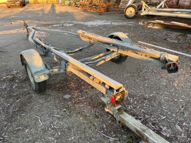 1423672-4 Boat cradle/pickup trailer - Escort Trailer Corporation