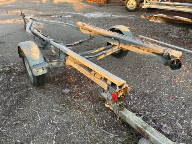 1423672-5 Boat cradle/pickup trailer - Escort Trailer Corporation