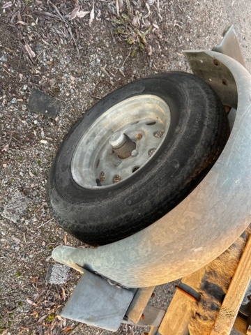 1423672-8 Boat cradle/pickup trailer - Escort Trailer Corporation