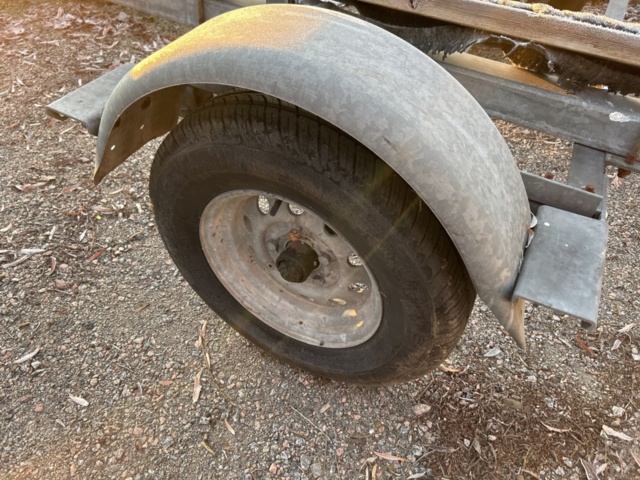 1423672-14 Boat cradle/pickup trailer - Escort Trailer Corporation