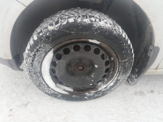 1401045-9 Volkswagen Caddy Maxi Kombi 1.9 TDI -2010