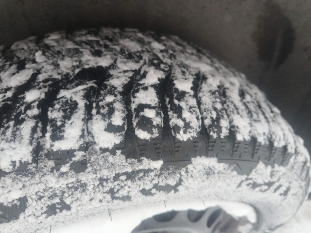 1401045-14 Volkswagen Caddy Maxi Kombi 1.9 TDI -2010