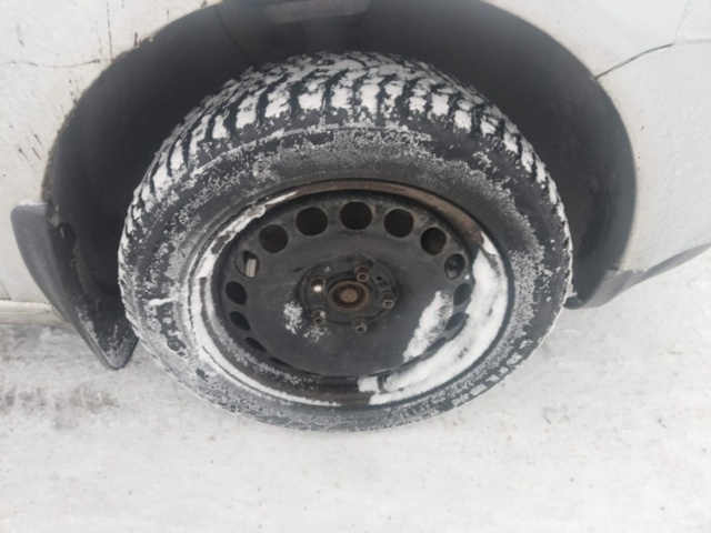 1401045-15 Volkswagen Caddy Maxi Kombi 1.9 TDI -2010