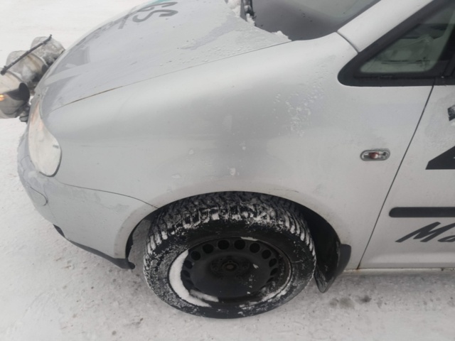 1401045-25 Volkswagen Caddy Maxi Kombi 1.9 TDI -2010