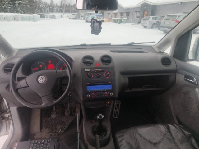 1401045-63 Volkswagen Caddy Maxi Kombi 1.9 TDI -2010