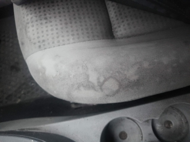 1401045-74 Volkswagen Caddy Maxi Kombi 1.9 TDI -2010