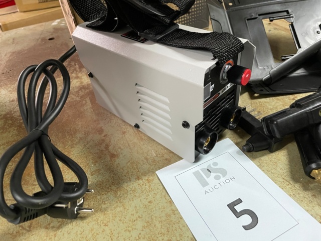 1454186-3 Pinnsvets 200 AMP