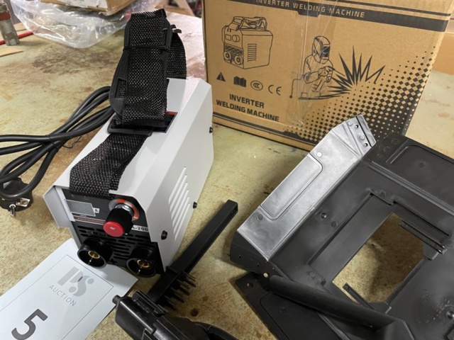 1454186-4 Pinnsvets 200 AMP