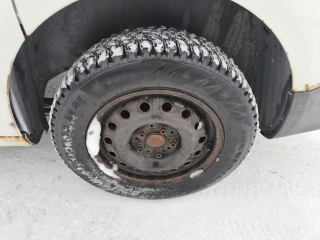 1401046-11 Volkswagen Caddy 1.6 TDI DPF DSG -2011