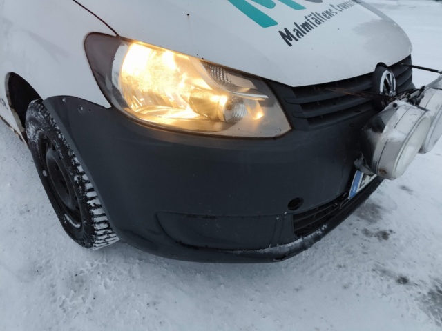 1401046-17 Volkswagen Caddy 1.6 TDI DPF DSG -2011