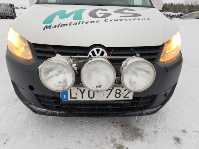 1401046-19 Volkswagen Caddy 1.6 TDI DPF DSG -2011