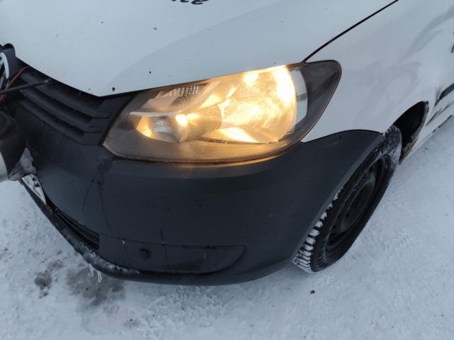 1401046-22 Volkswagen Caddy 1.6 TDI DPF DSG -2011