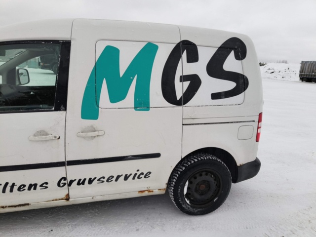 1401046-27 Volkswagen Caddy 1.6 TDI DPF DSG -2011