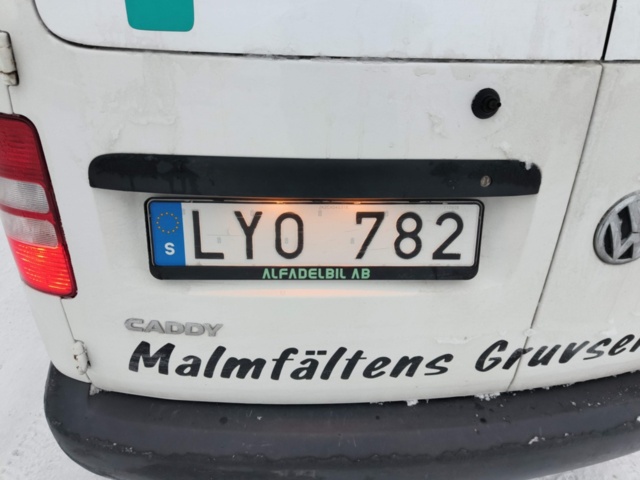 1401046-40 Volkswagen Caddy 1.6 TDI DPF DSG -2011