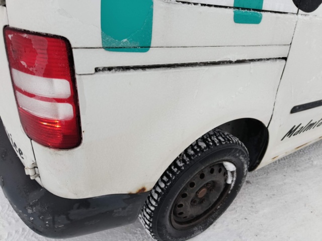 1401046-44 Volkswagen Caddy 1.6 TDI DPF DSG -2011