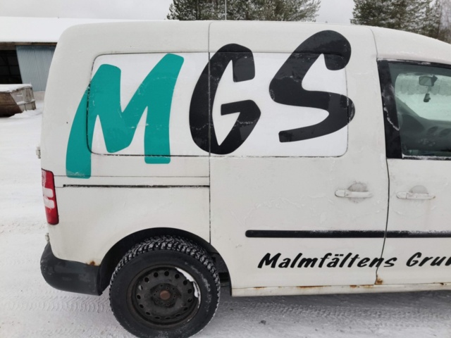 1401046-45 Volkswagen Caddy 1.6 TDI DPF DSG -2011