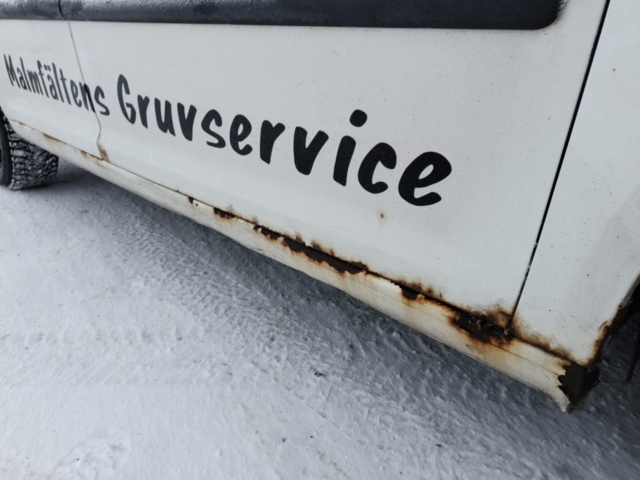 1401046-47 Volkswagen Caddy 1.6 TDI DPF DSG -2011