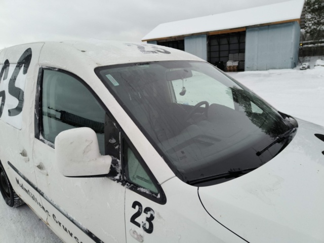 1401046-50 Volkswagen Caddy 1.6 TDI DPF DSG -2011