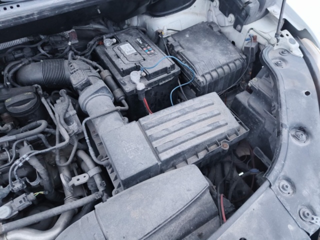 1401046-55 Volkswagen Caddy 1.6 TDI DPF DSG -2011