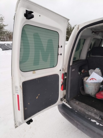 1401046-60 Volkswagen Caddy 1.6 TDI DPF DSG -2011