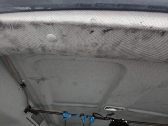 1401046-65 Volkswagen Caddy 1.6 TDI DPF DSG -2011