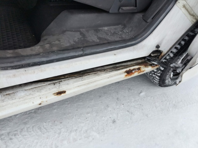 1401046-69 Volkswagen Caddy 1.6 TDI DPF DSG -2011