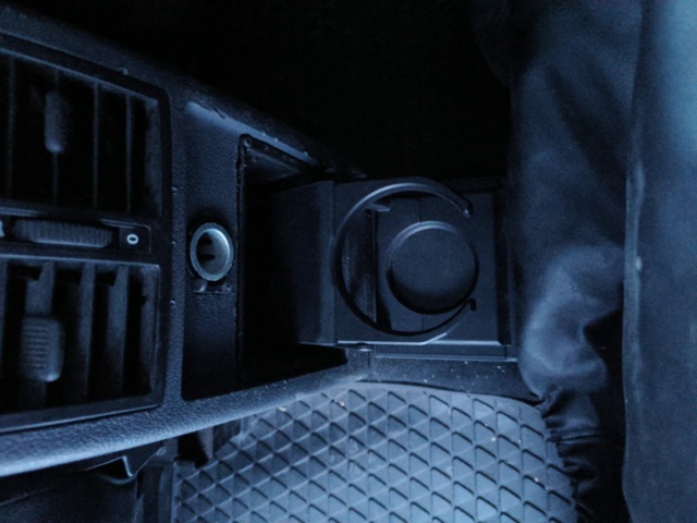 1401046-75 Volkswagen Caddy 1.6 TDI DPF DSG -2011