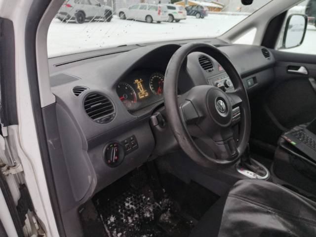 1401046-80 Volkswagen Caddy 1.6 TDI DPF DSG -2011