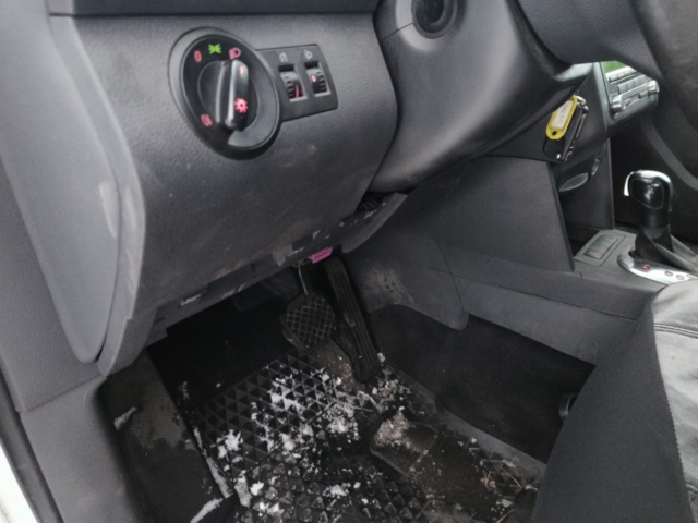 1401046-83 Volkswagen Caddy 1.6 TDI DPF DSG -2011