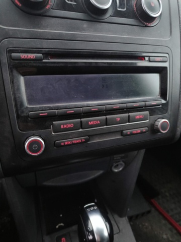 1401046-85 Volkswagen Caddy 1.6 TDI DPF DSG -2011