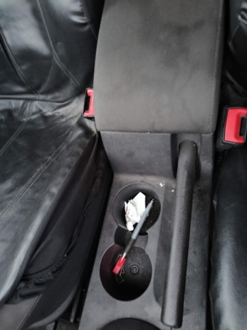 1401046-87 Volkswagen Caddy 1.6 TDI DPF DSG -2011