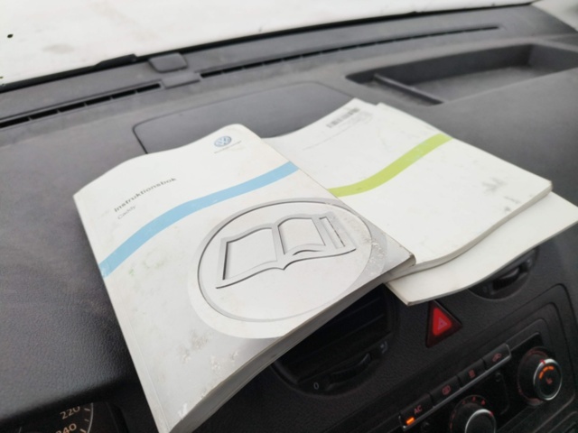 1401046-92 Volkswagen Caddy 1.6 TDI DPF DSG -2011