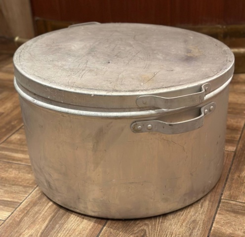 1396262-6 Stora grytor 2 st med lock och silinsatser