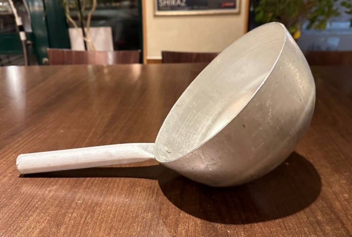 1396262-8 Stora grytor 2 st med lock och silinsatser