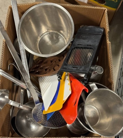 1396274-2 Samling med diverse köksutrustning