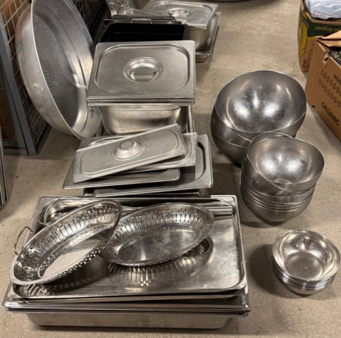 1396274-1 Samling med diverse köksutrustning