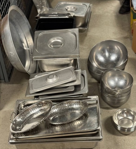 1396274-4 Samling med diverse köksutrustning