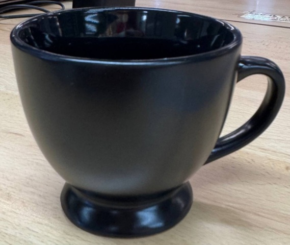 1396275-1 Svarta kaffekoppar på fot ca 50 st