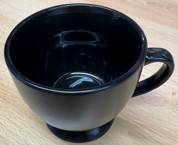 1396275-2 Svarta kaffekoppar på fot ca 50 st