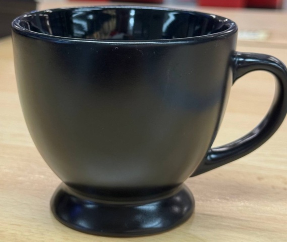 1396275-3 Svarta kaffekoppar på fot ca 50 st