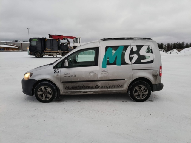 1401047-2 Volkswagen Caddy 1.6 TDI -2011