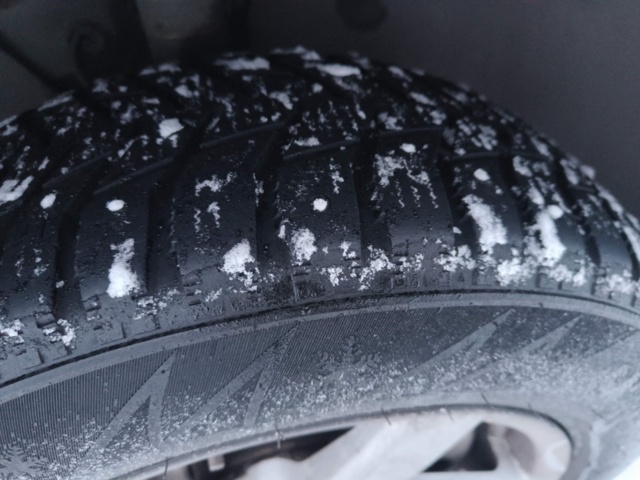 1401047-16 Volkswagen Caddy 1.6 TDI -2011