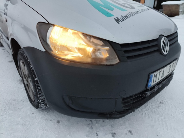 1401047-17 Volkswagen Caddy 1.6 TDI -2011