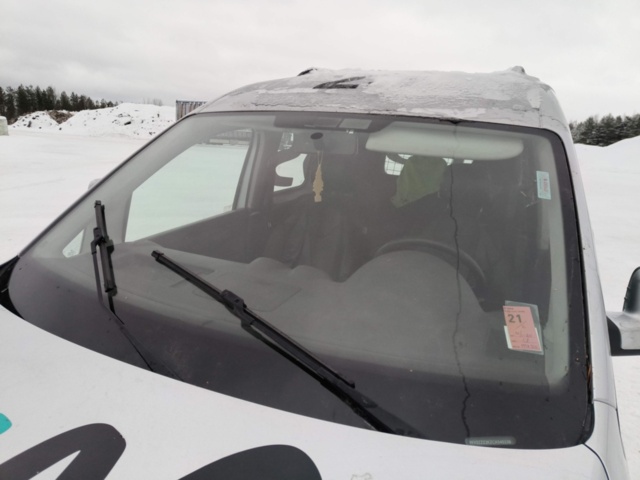 1401047-23 Volkswagen Caddy 1.6 TDI -2011