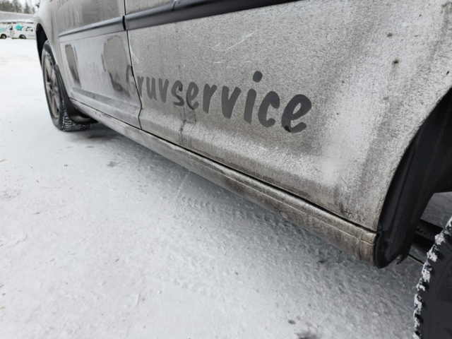 1401047-30 Volkswagen Caddy 1.6 TDI -2011