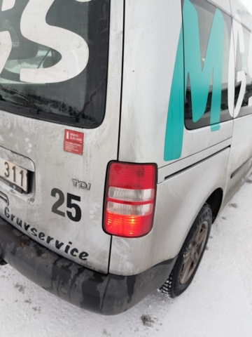 1401047-35 Volkswagen Caddy 1.6 TDI -2011