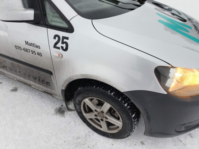 1401047-41 Volkswagen Caddy 1.6 TDI -2011